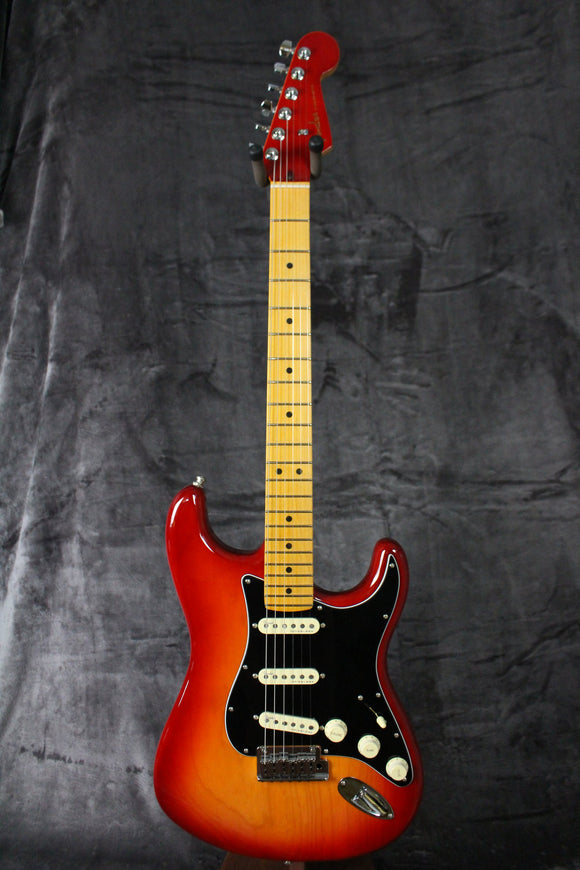 2021 Fender American Ultra Luxe Stratocaster Plasma Red Burst w/OHSC