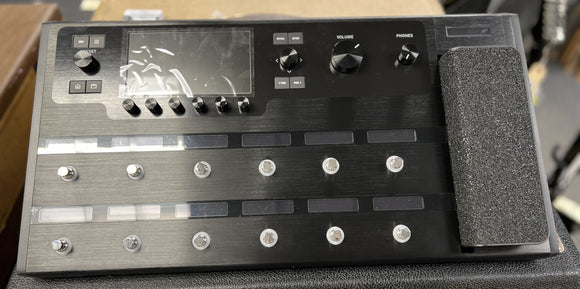 Line 6 Helix Floor Multi-Effect & Amp Modeler